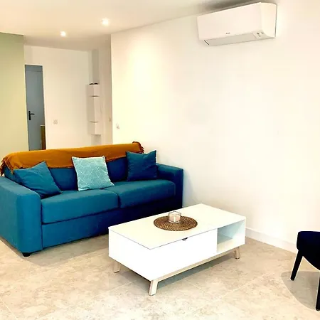 Spacious In The Heart Of Les Pins ! Holiday home Juan-les-Pins