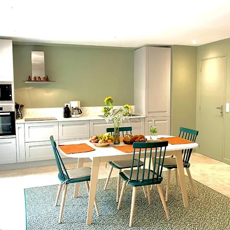 Spacious In The Heart Of Les Pins ! Holiday home *